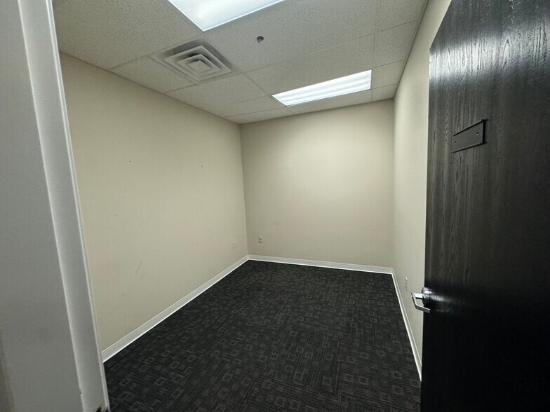 More Photos Of 2057 E Maule Ave, Las Vegas Warehouse For Lease