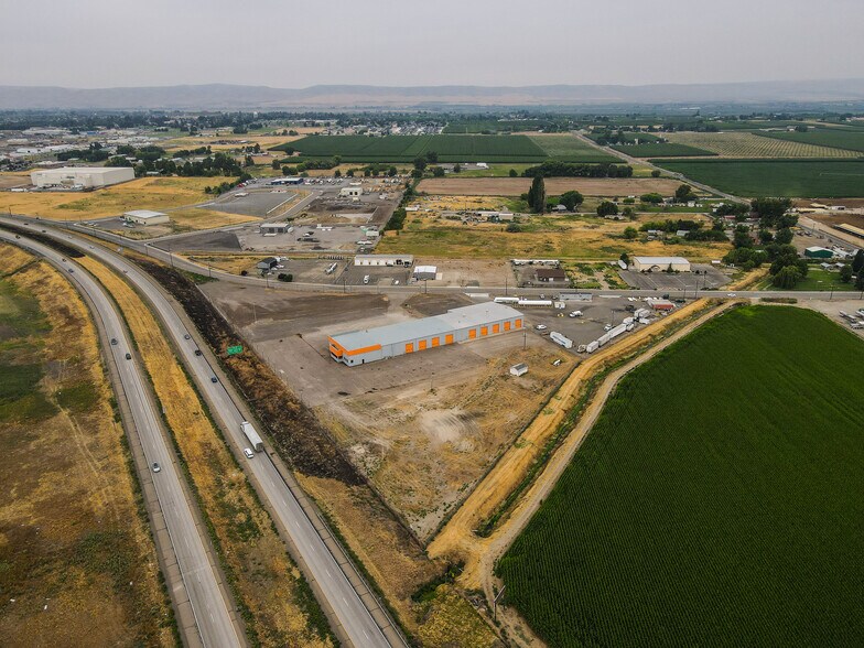 More Photos Of 501 Stover Rd, Grandview Industrial For Sale