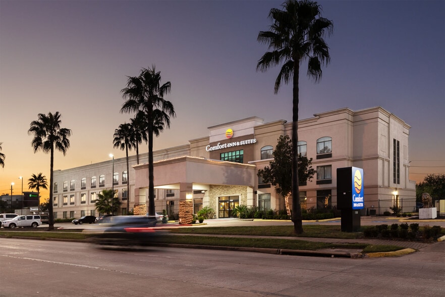 More Photos Of 11050 Southwest Fwy, Houston Hotel For Sale