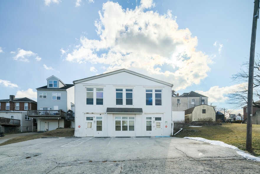 More Photos Of 918 Maple St, Conshohocken Office For Lease