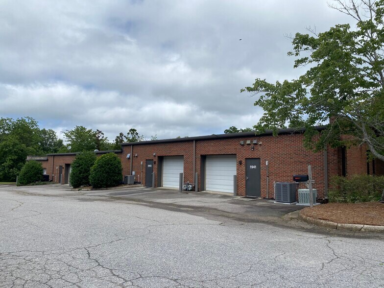 More Photos Of 1941-1949 Evans Rd, Cary Office For Lease