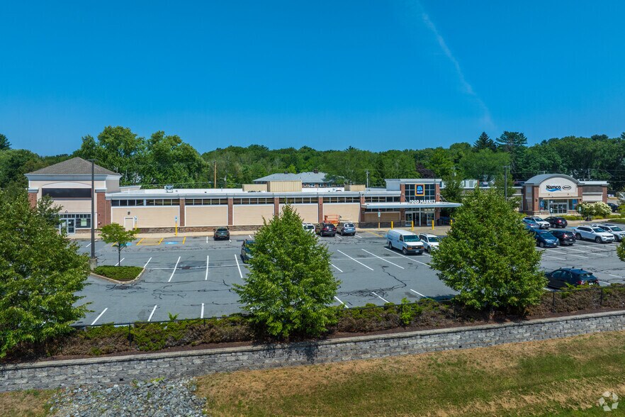 More Photos Of 539 S Broadway, Salem General Retail For Lease