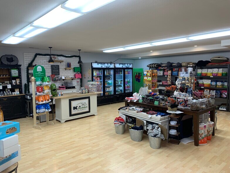 More Photos Of 3534 Golden Gate Way, Lafayette Storefront Retail Office For Lease