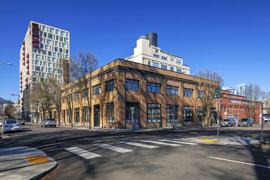 More Photos Of 555 NW Park Ave, Portland Apartments For Lease