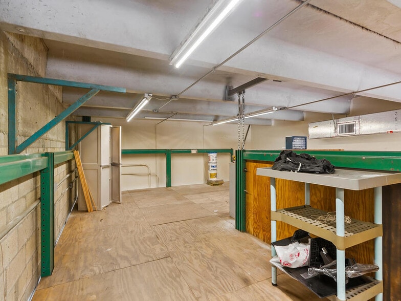 More Photos Of 1360-1396 SE Huffman Rd, Port Saint Lucie Warehouse For Lease