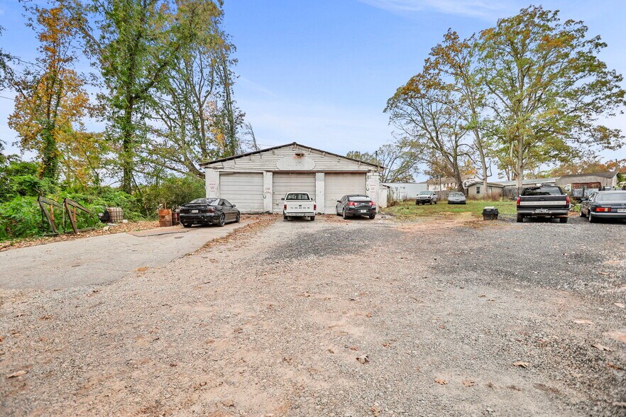 More Photos Of 1153 Highway 29 S, Newnan Service For Sale