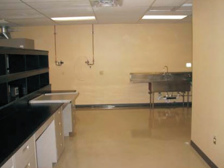 More Photos Of 1624 Headway Cir, Austin Research And Development For Lease