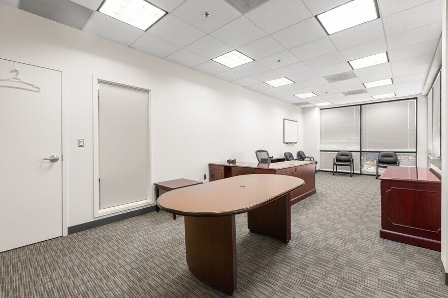 More Photos Of 10 Center St, Stafford Office For Lease