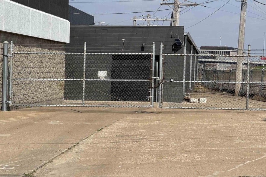 More Photos Of 101 10th St, Rock Island Industrial For Lease