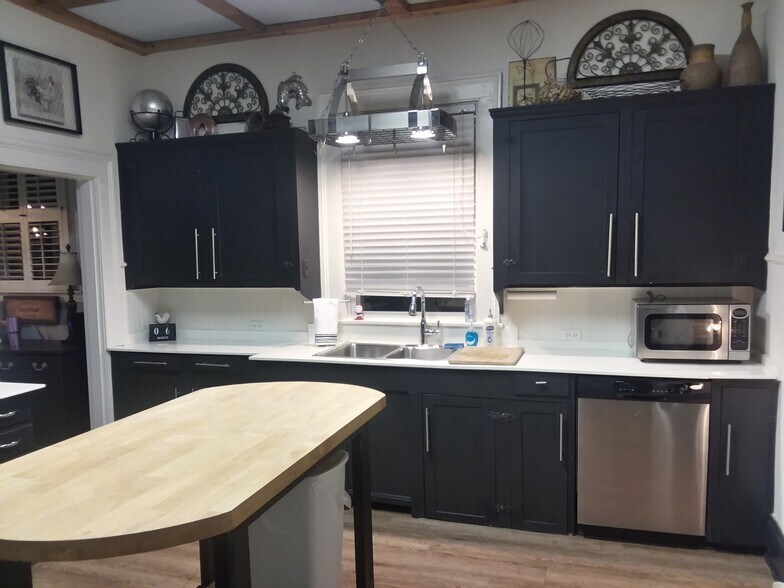 More Photos Of 178 S Caldwell St, Brevard Specialty For Sale