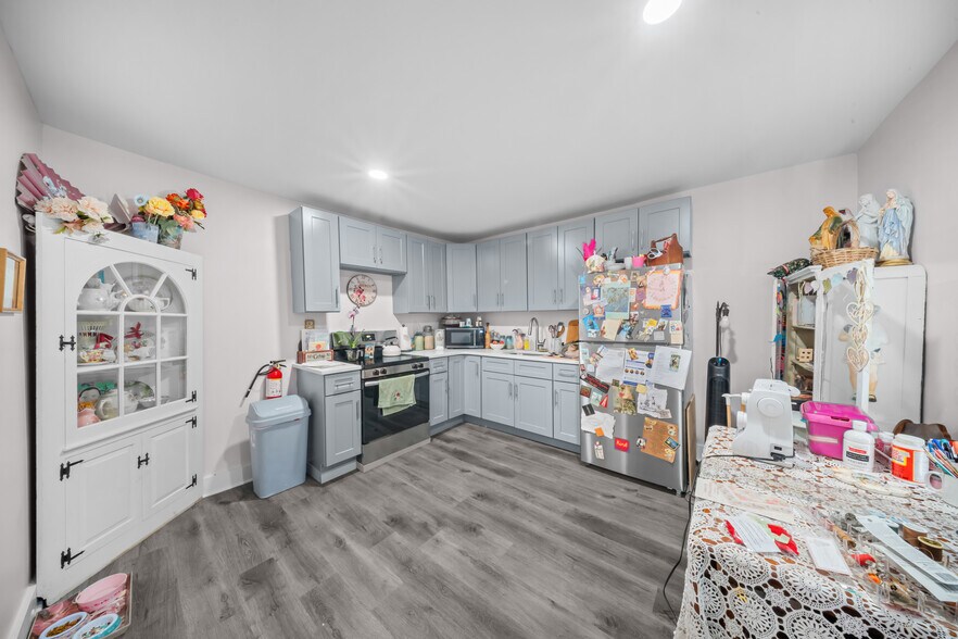 More Photos Of 26 John Ringo Rd, Ringoes Apartments For Sale