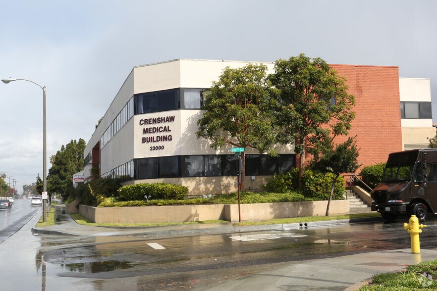 More Photos Of 23000 Crenshaw Blvd, Torrance Medical For Lease