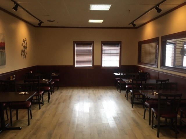 More Photos Of 3001 N Oakwood Ave, Muncie Restaurant For Sale