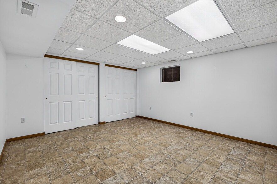 More Photos Of 535 Elm St, Hillsboro Office For Sale