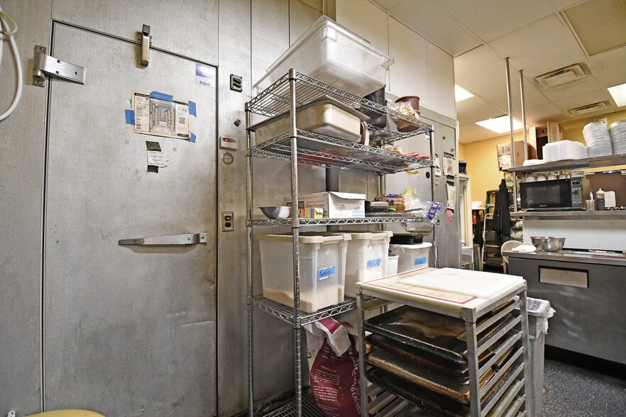 More Photos Of 5905-6055 Timber Ridge Dr, Prospect Unknown For Lease