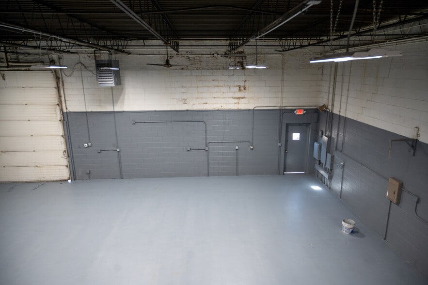 More Photos Of 4135 W 123rd St, Alsip Warehouse For Lease