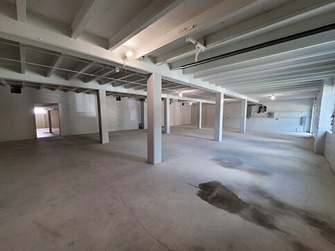 More Photos Of 1911 Rice St, Roseville Warehouse For Lease