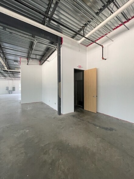 More Photos Of 11321 Fallbrook Dr, Houston Medical For Lease