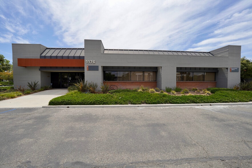 More Photos Of 1200 Main St, Irvine Unknown For Lease