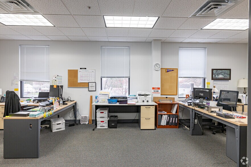 More Photos Of 20 Scotch Rd, Ewing Medical For Lease