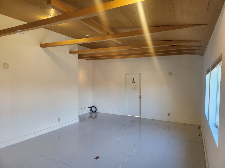 More Photos Of 27 Gate 5 Rd, Sausalito Office For Lease