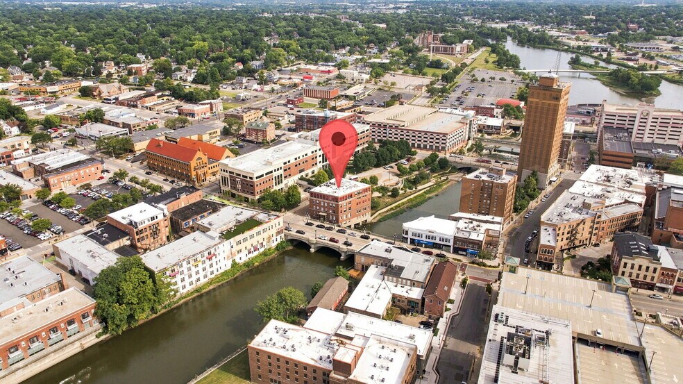 More Photos Of 31 W Downer Pl, Aurora Office For Sale