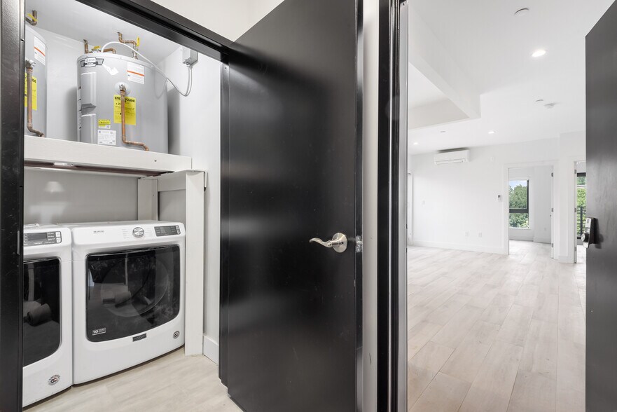More Photos Of 158 Newton St, Brooklyn Apartments For Sale