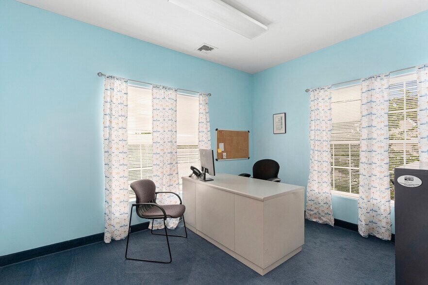 More Photos Of 4 Walter E Foran Blvd, Flemington Office For Sale