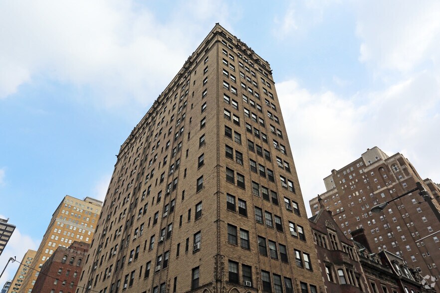 More Photos Of 135 S 20th St, Philadelphia Apartments For Lease