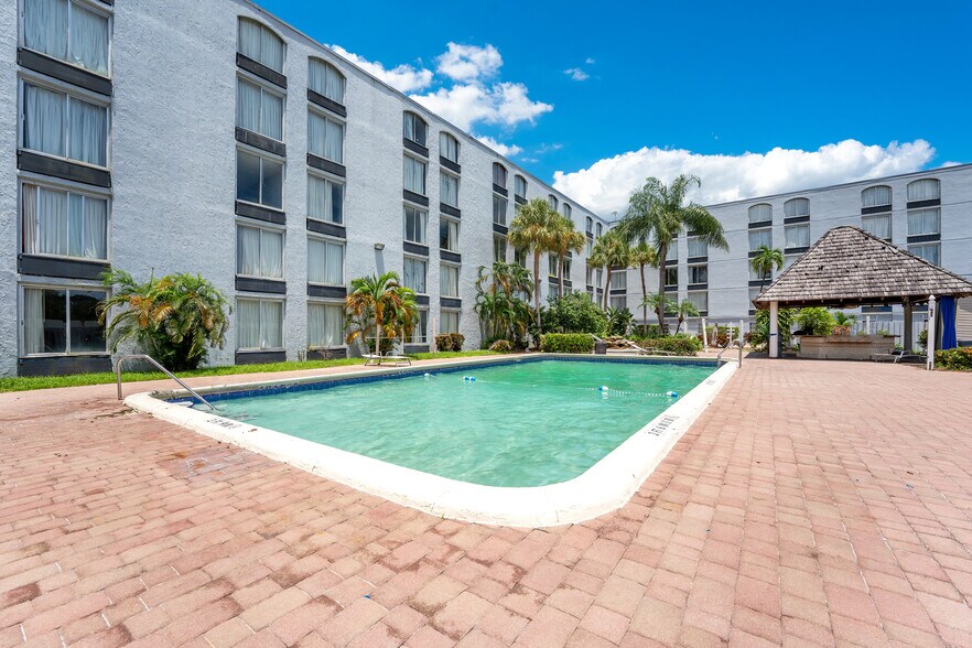 More Photos Of 5100 N State Road 7, Fort Lauderdale Hotel For Sale