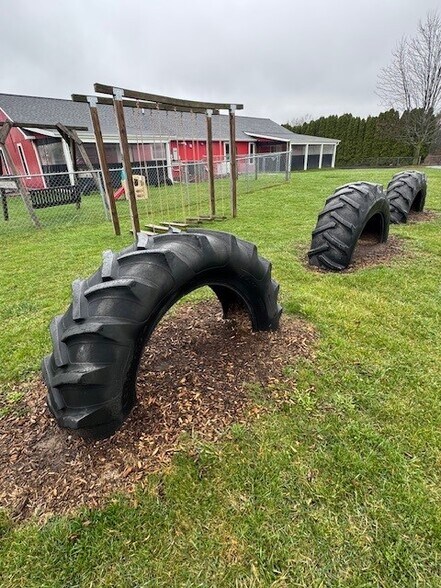 More Photos Of 120 W Willis Rd, Saline Specialty For Sale