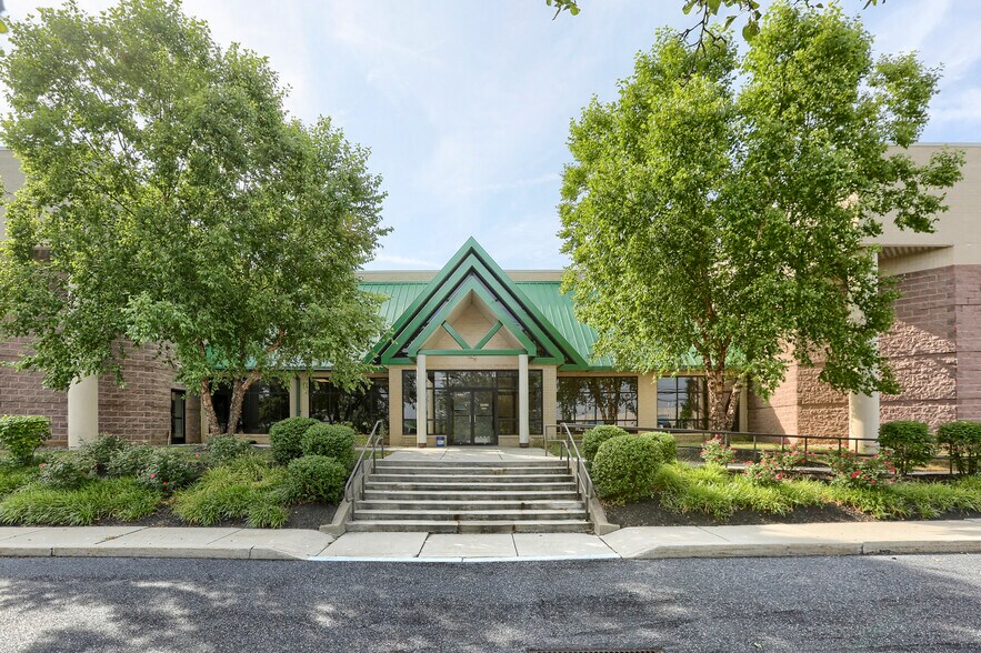 Primary Photo Of 5065-5073 Ritter Rd, Mechanicsburg Warehouse For Lease