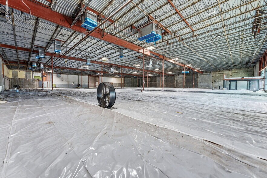 More Photos Of 2519 N McMullen Booth Rd, Clearwater Freestanding For Lease
