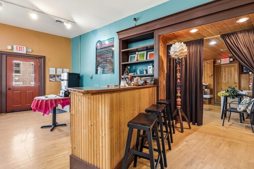 More Photos Of 196 S Main St, Potosi General Retail For Sale