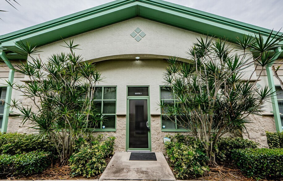 More Photos Of 3937 Tampa Rd, Oldsmar Medical For Lease