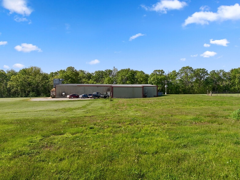 More Photos Of 29 Red Oak Rd, High Hill Manufacturing For Sale