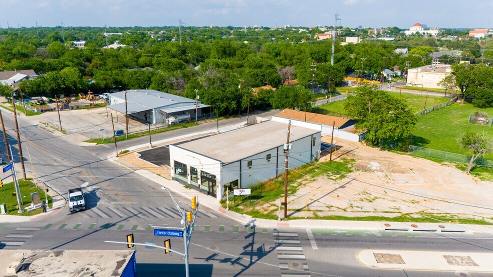 More Photos Of 100 Blanco Rd, San Antonio Restaurant For Lease