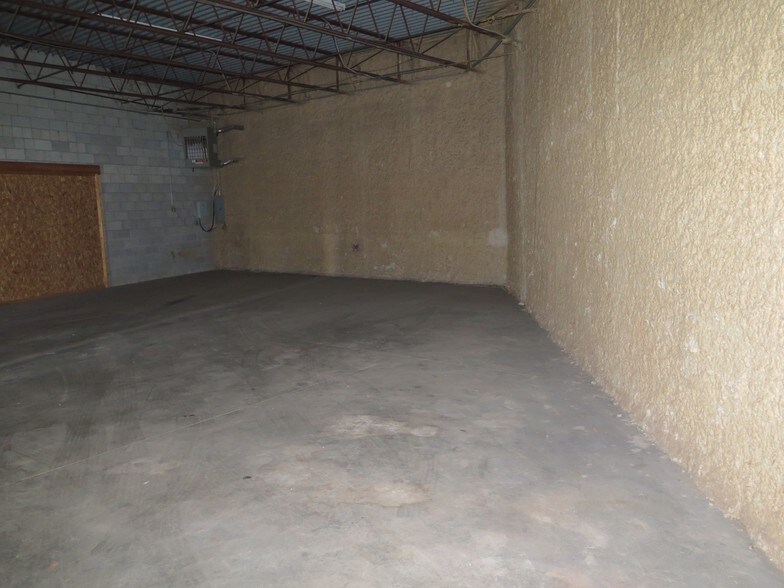 More Photos Of 755-757 Warehouse Rd, Toledo Light Manufacturing For Lease