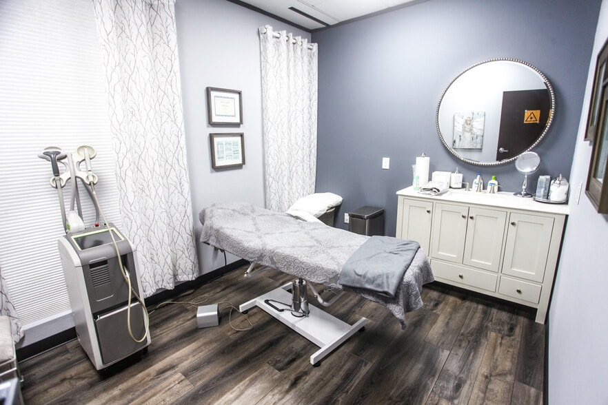 More Photos Of 19740 Interstate 45, Spring Healthcare For Lease