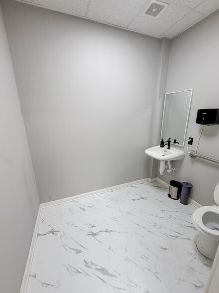 More Photos Of 8868 Belair Rd, Nottingham Medical For Sale