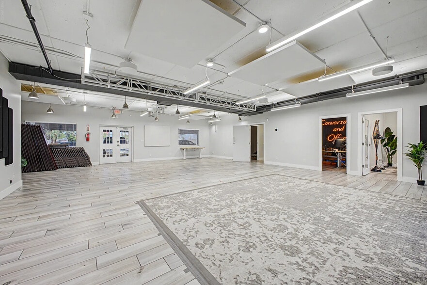 More Photos Of 2800 N 24th St, Phoenix Office For Lease