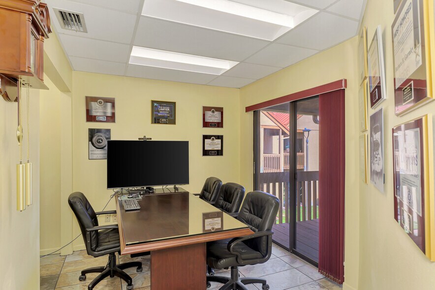 More Photos Of 2831 Ringling Blvd, Sarasota Medical For Sale