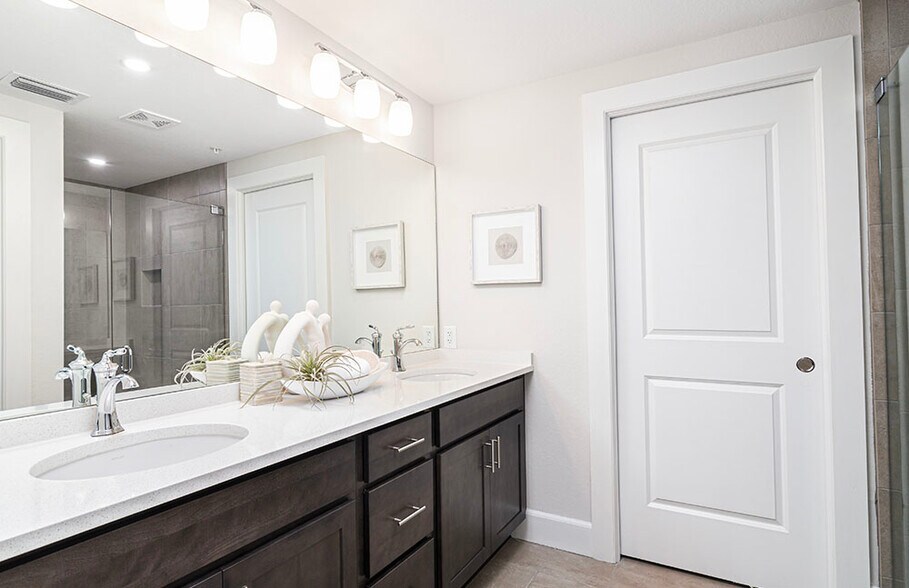 More Photos Of 286 Indies Dr E, Naples Multifamily For Sale