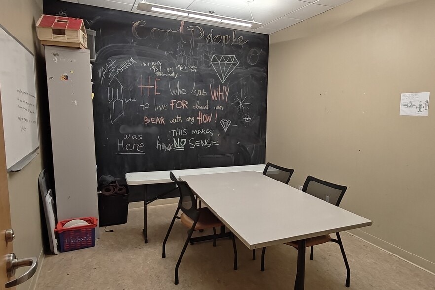 More Photos Of 3210 E Rd, Clifton Office For Sale