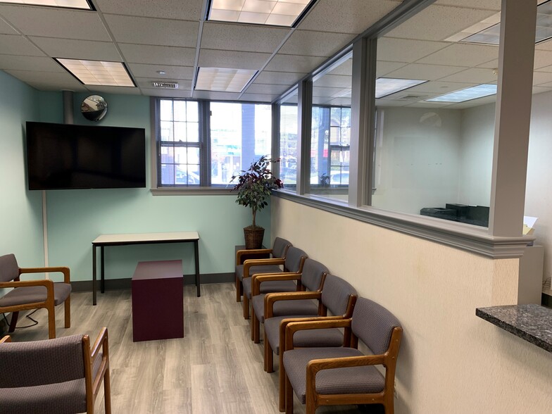 More Photos Of 189 Elm St, Westfield Medical For Lease