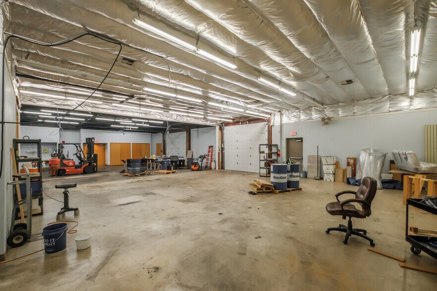 More Photos Of 1131 S Commercial Way SE, Albany Warehouse For Sale