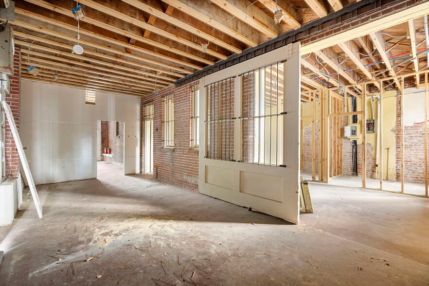 More Photos Of 204 Magnolia St, New Smyrna Beach Restaurant For Sale