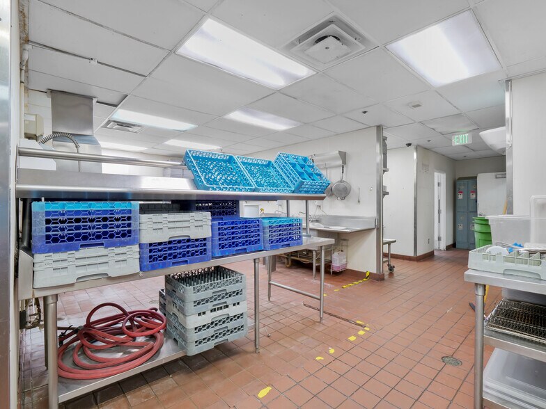 More Photos Of 1100 S Flower St, Los Angeles Office For Lease