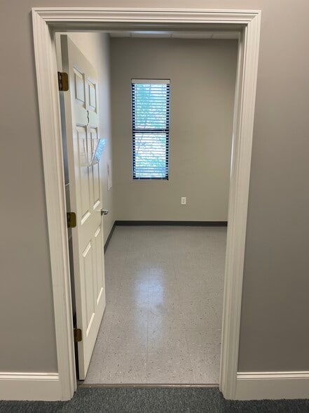 More Photos Of 335 Roselane St NW, Marietta Medical For Lease