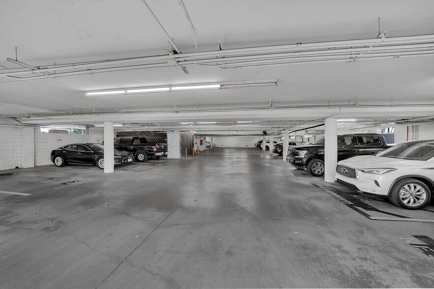 More Photos Of 4667 MacArthur Blvd, Newport Beach Office For Lease